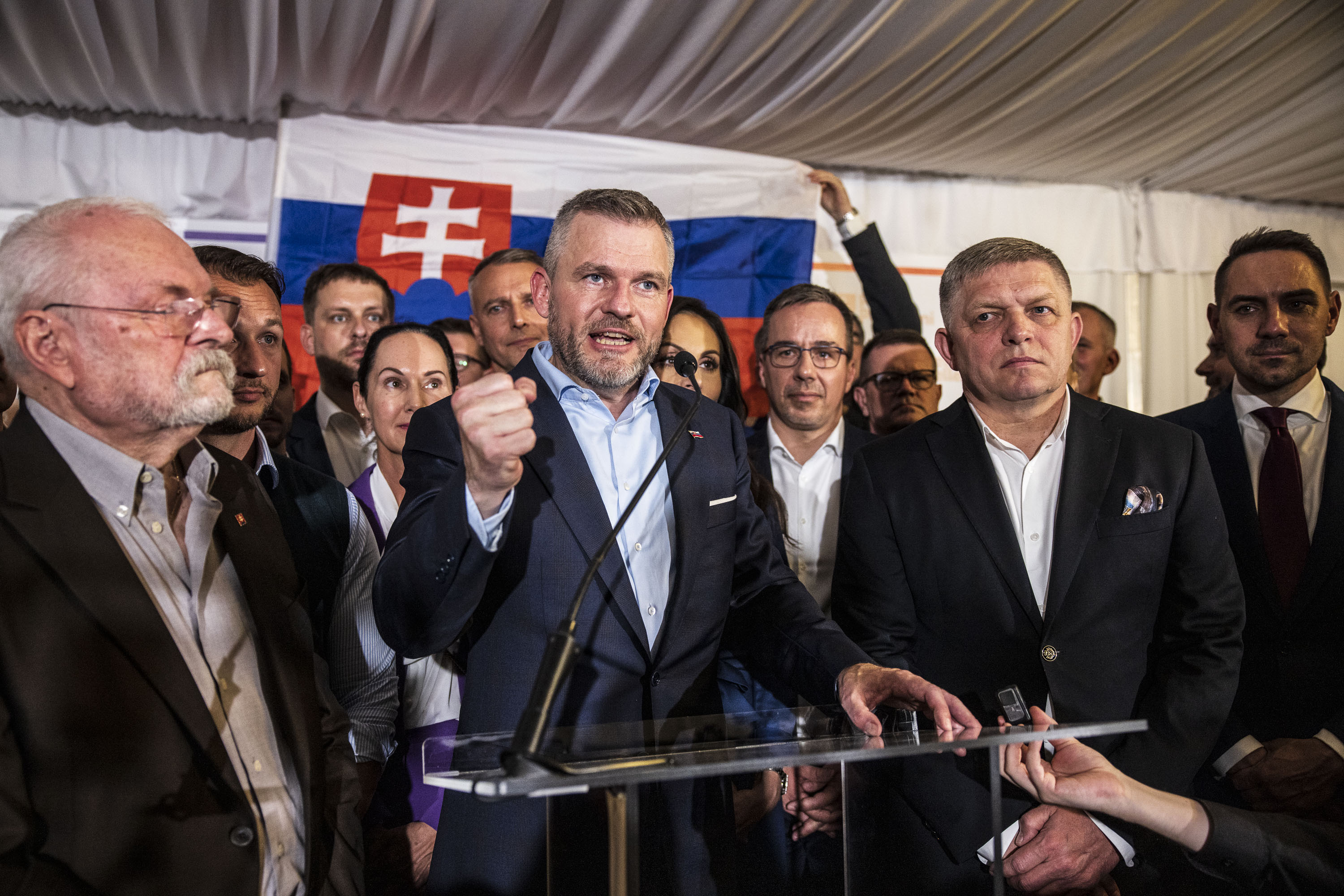A nyní za vlast. (Peter Pellegrini při povolebním proevu)
