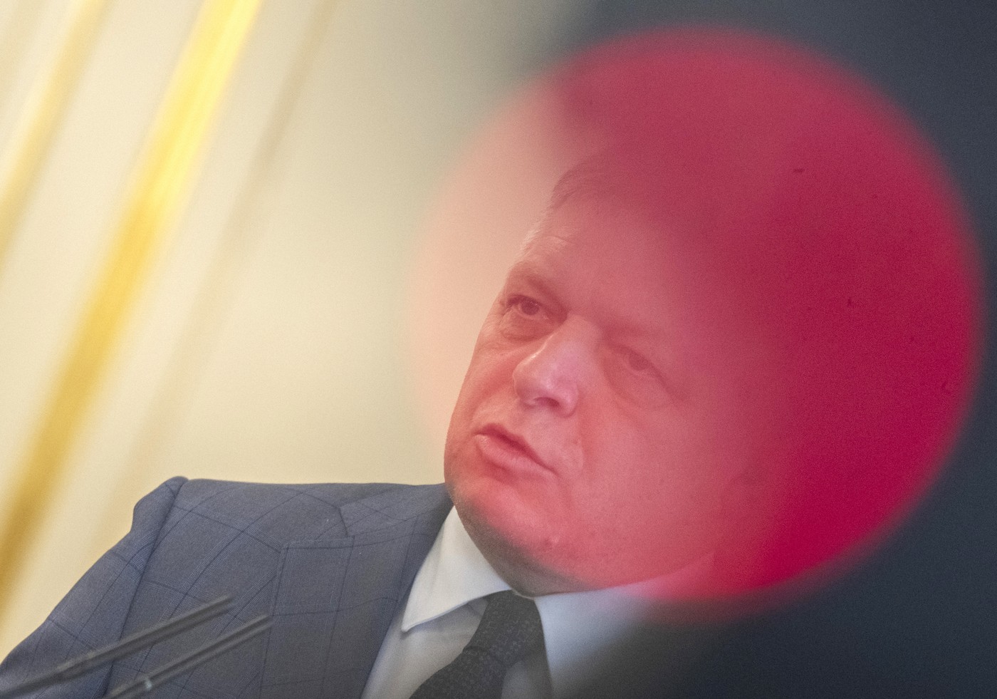 Fico sice zatím nedisponuje dostatkem hlasů, aby mohl slovenskou ústavu změnit, stačí mu však dohodnout výraznější většinu v rámci Národní rady