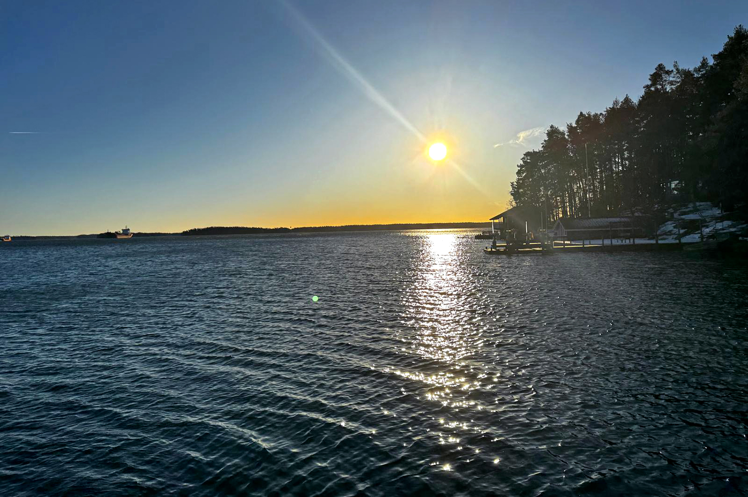 Zakotvit romanticky hausbót...