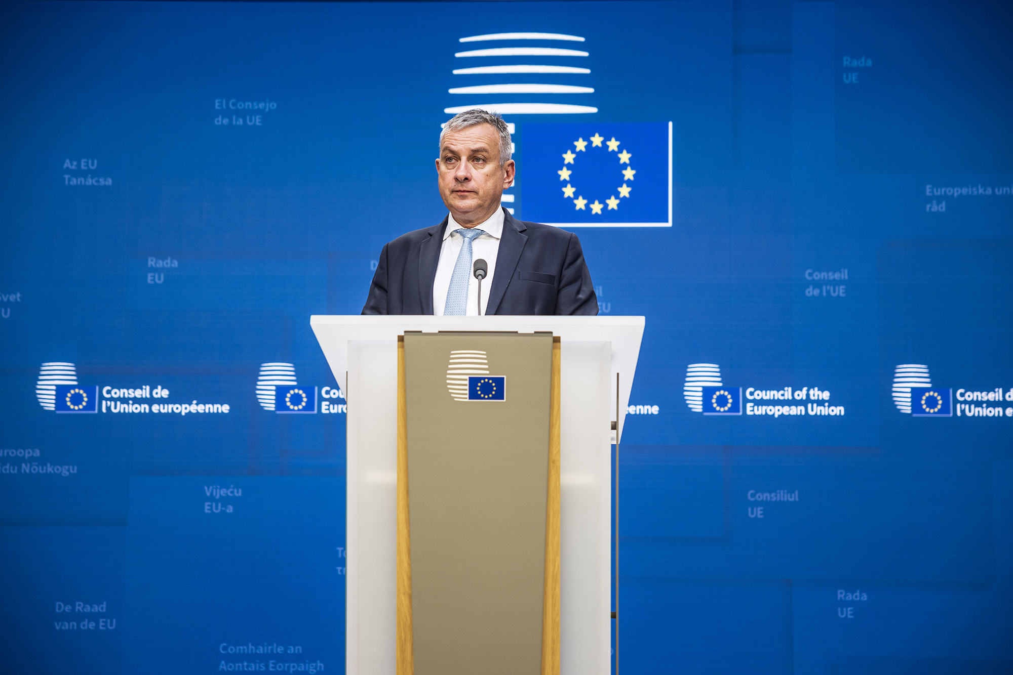 Bližší a méně brutální.