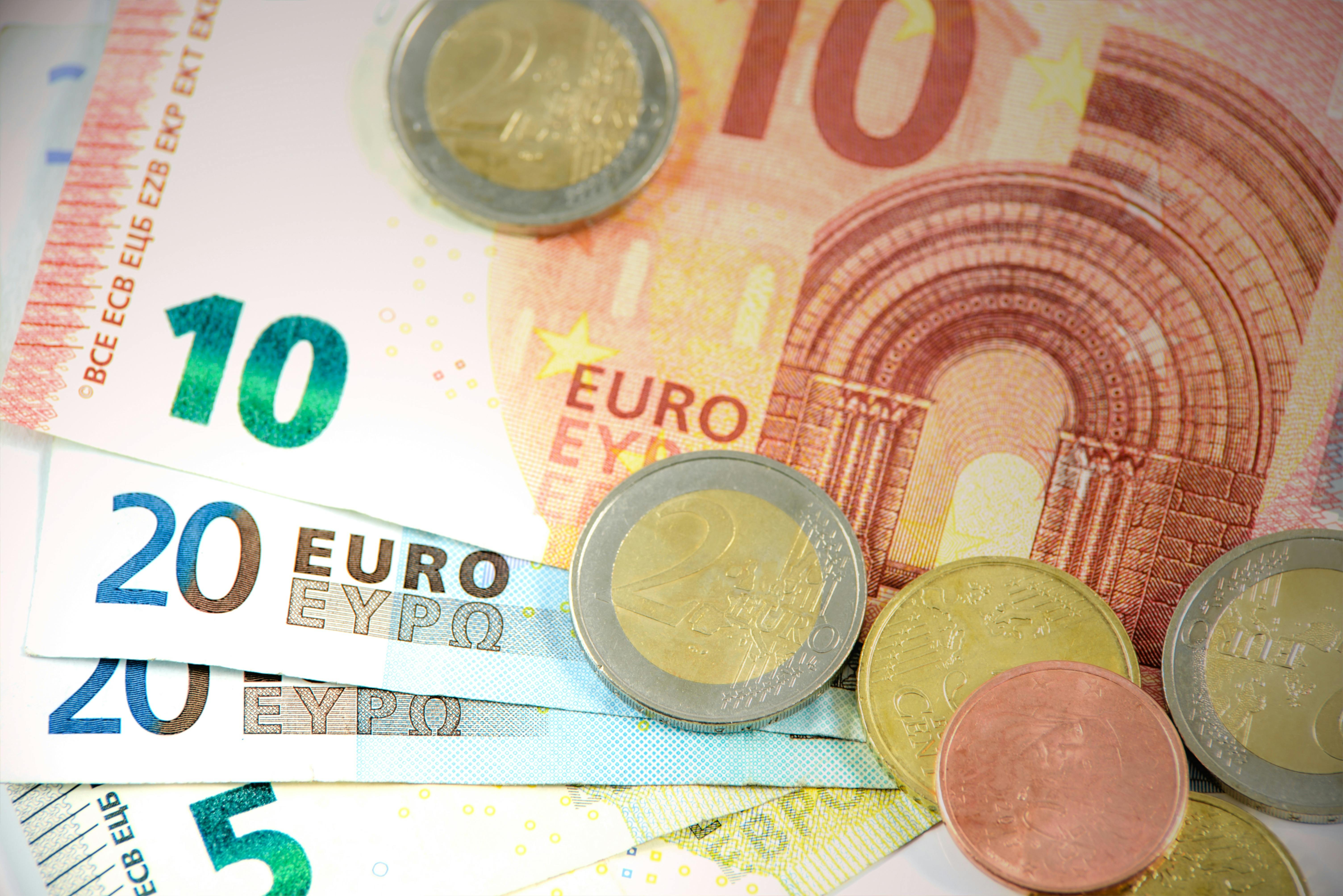 Digitální euro může podle ECB banky v prvních čtyřech letech stát až 6 mld. eur