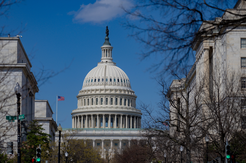 Sněmovna reprezentantů USA schválila rekordních 901 miliard dolarů na obranu