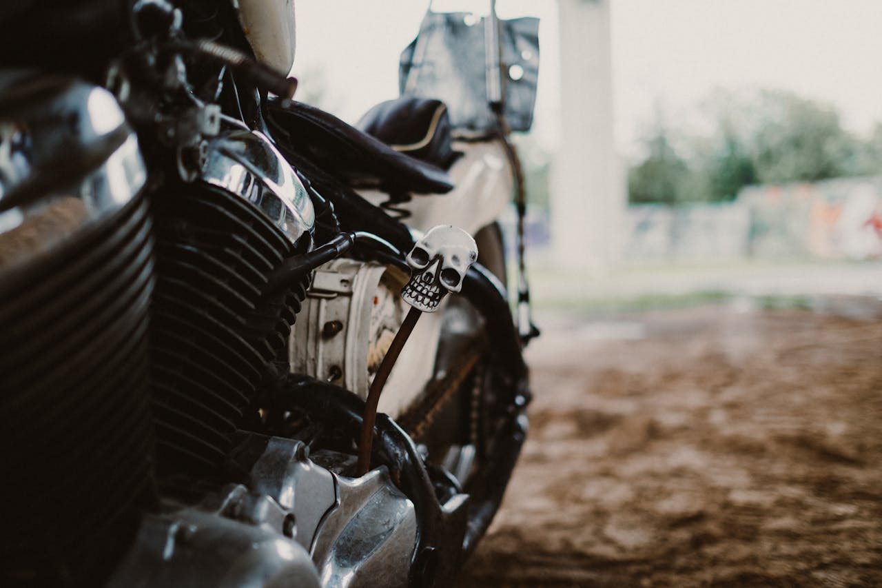 Masivní razie proti Hells Angels: policie prohledává přes 50 nemovitostí ve 28 městech