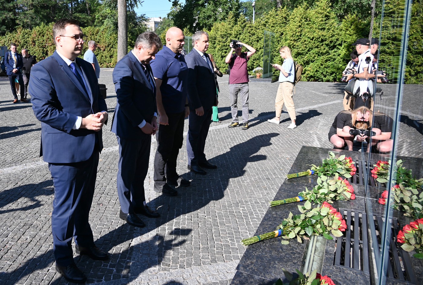 Lipavský jednal v Dnipru s místními představiteli, musel do krytu