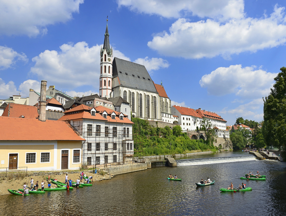 Český Krumlov opravuje most – vodáci se musí obejít bez řeky až do června