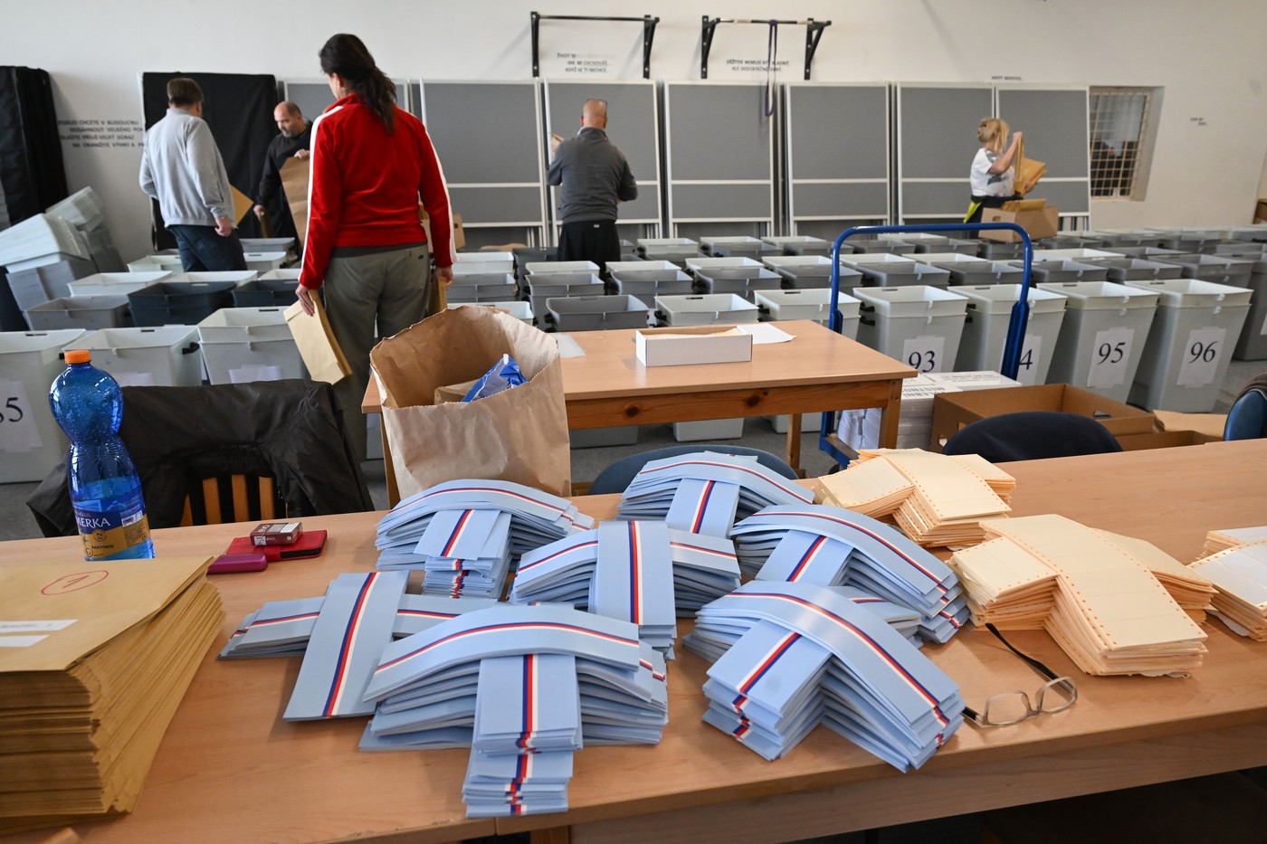 Komunální volby ovlivňují každodenní život, přesto k nim chodí méně než polovina voličů