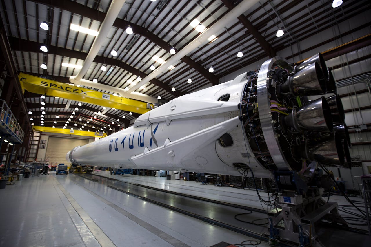 Musk na prahu bilionového majetku: SpaceX vstupuje na burzu s rekordním IPO