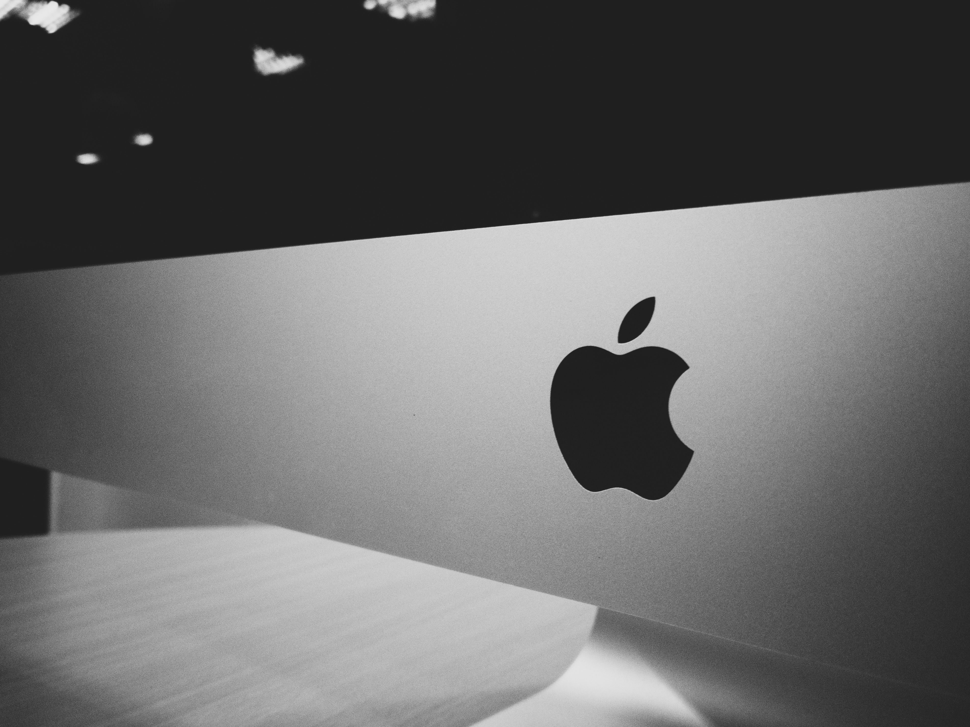 Apple od října mění systém poplatků pro alternativní obchody s aplikacemi v EU