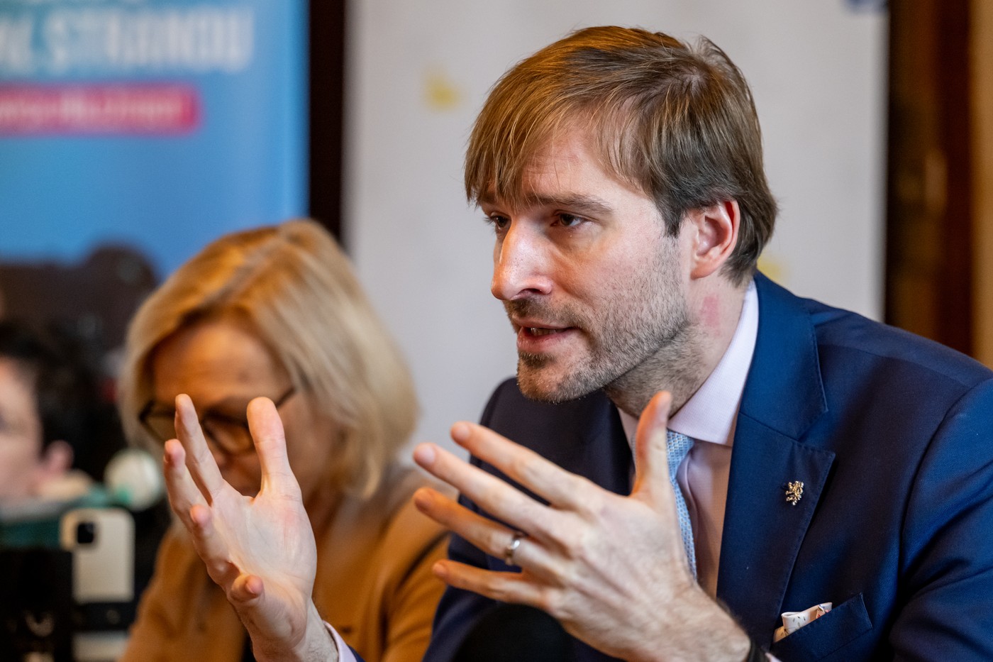 Sněmovna schválila přerozdělení 7,9 miliardy Kč mezi zdravotními pojišťovnami