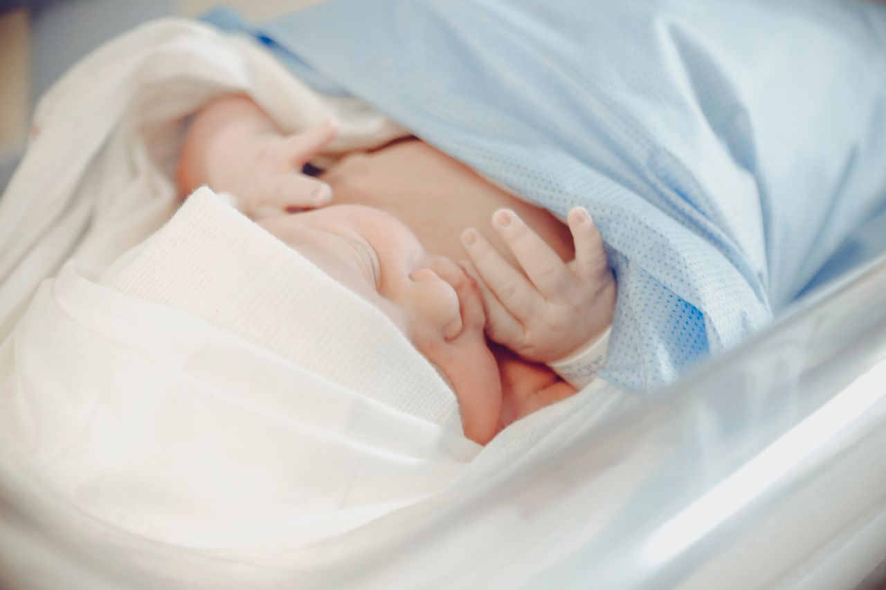 Porodnost v Česku klesá, v Kolíně přesto hlásí rekordní zájem