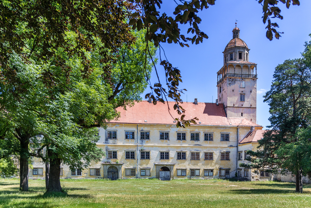 V zámeckém parku v Moravském Krumlově začíná festival Rock Castle