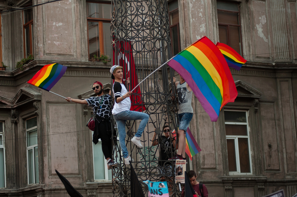 „Existenci nejde zakázat.“ Turecko zahájilo rozsáhlé razie proti LGBT+ komunitě