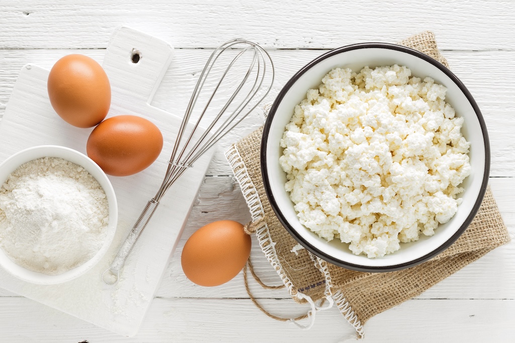 Tvaroh v kuchyni: proč funguje v bábovce i v palačinkách?