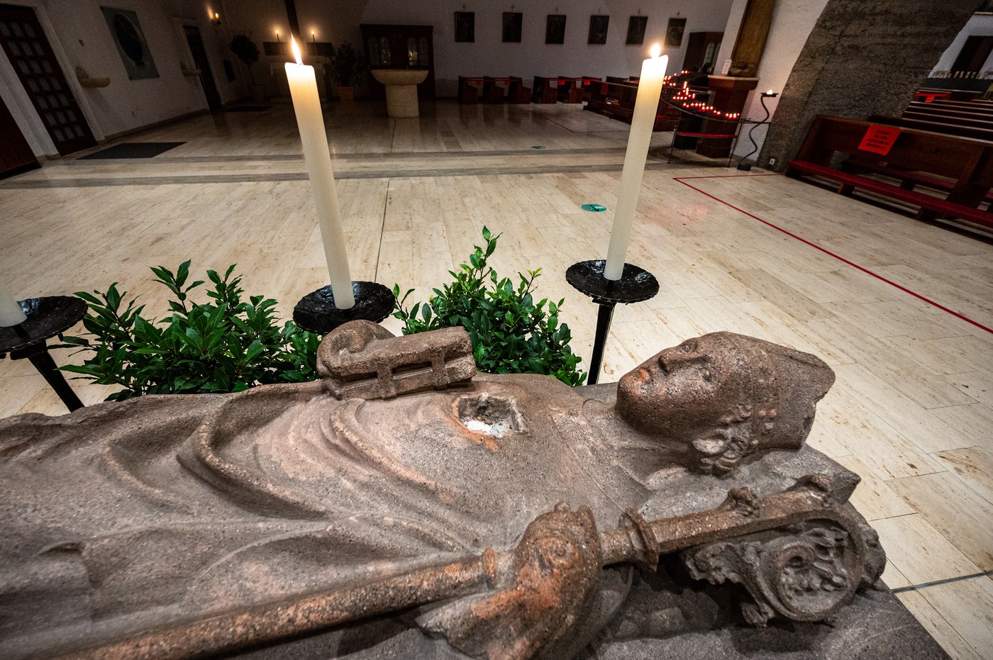 Výběr případů krádeží ostatků svatých ve světě v poslední době