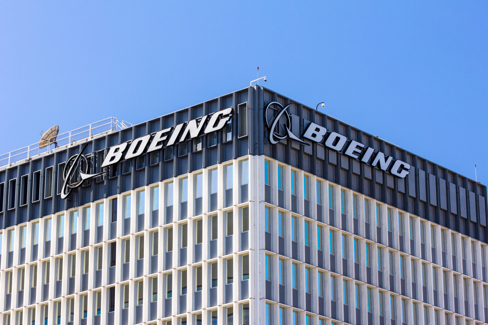 Boeing loni vykázal první zisk po šesti letech, čtvrtletní tržby jsou rekordní