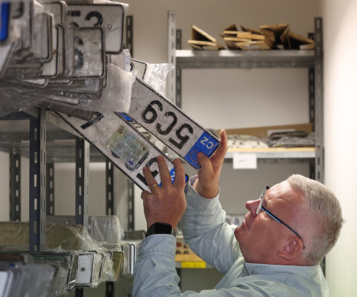 Žďárský odbor dopravy skartuje 1580 značek, které má v depozitu přes tři roky