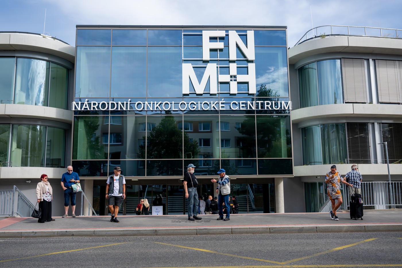 Pět miliard do české onkologie. Motol otevřel nové Národní onkologické centrum