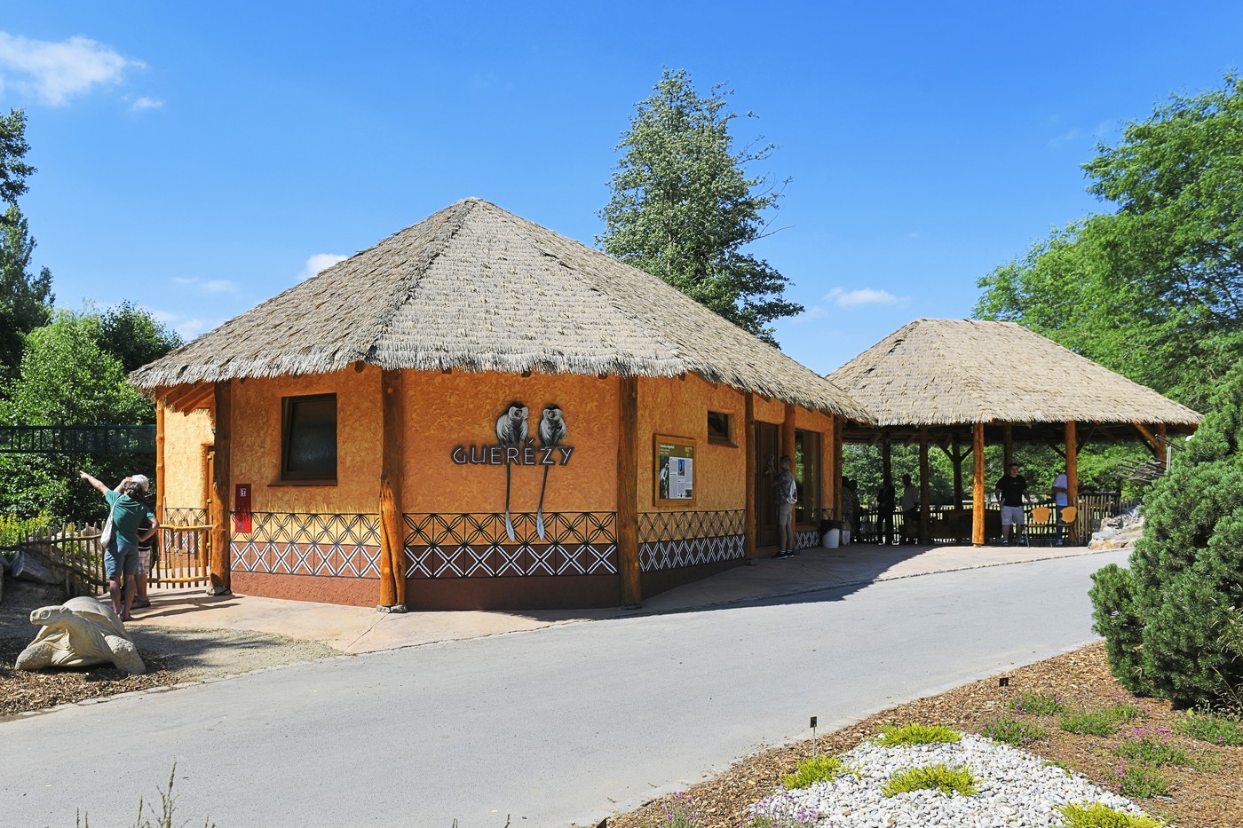 Starší než ta pražská: Plzeňská ZOO zažila makaky Šorla a Mindu, přežila antrax a dnes láká davy