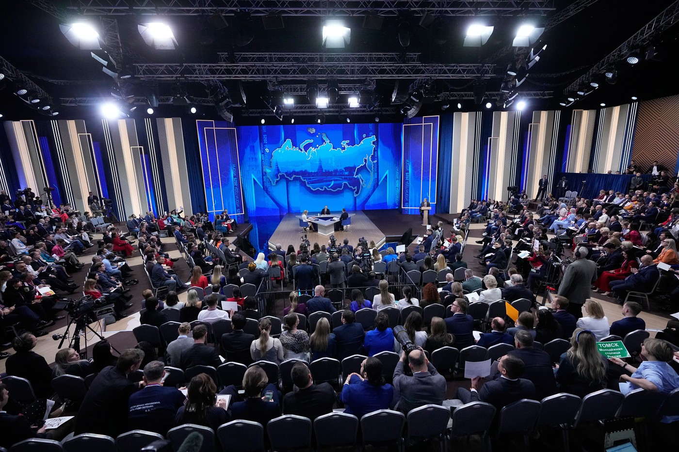 Rusko se nechystá napadnout Evropu, ujišťoval Putin a stěžoval si na Západ