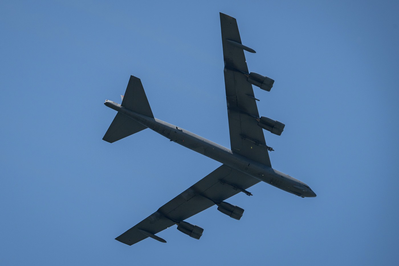 V Kalifornii se po startu zřítil americký strategický bombardér B-52