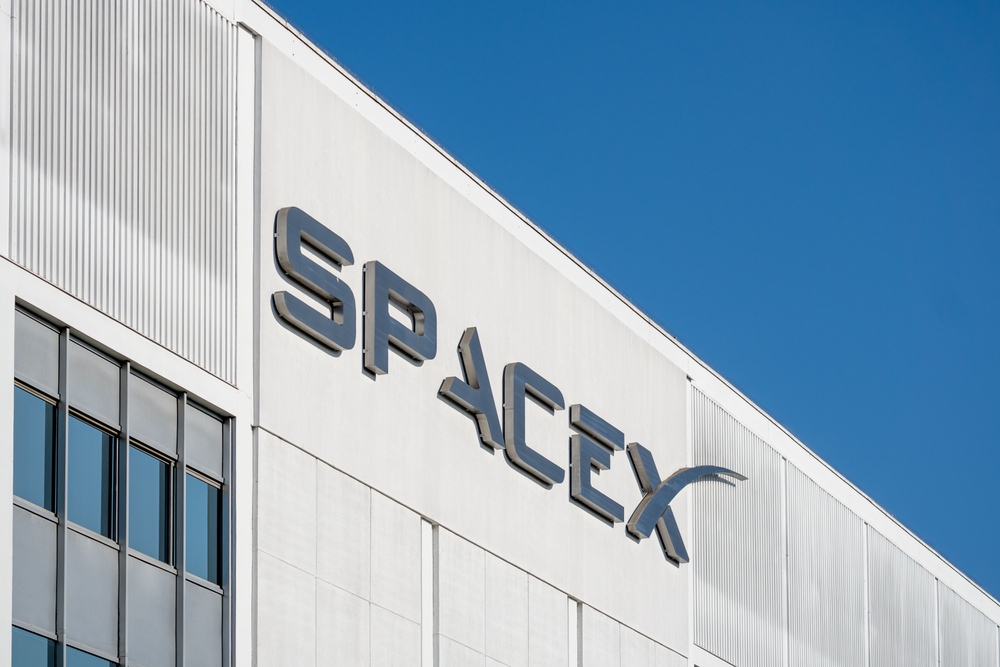 Hodnota SpaceX přesáhla první den obchodování dva biliony dolarů