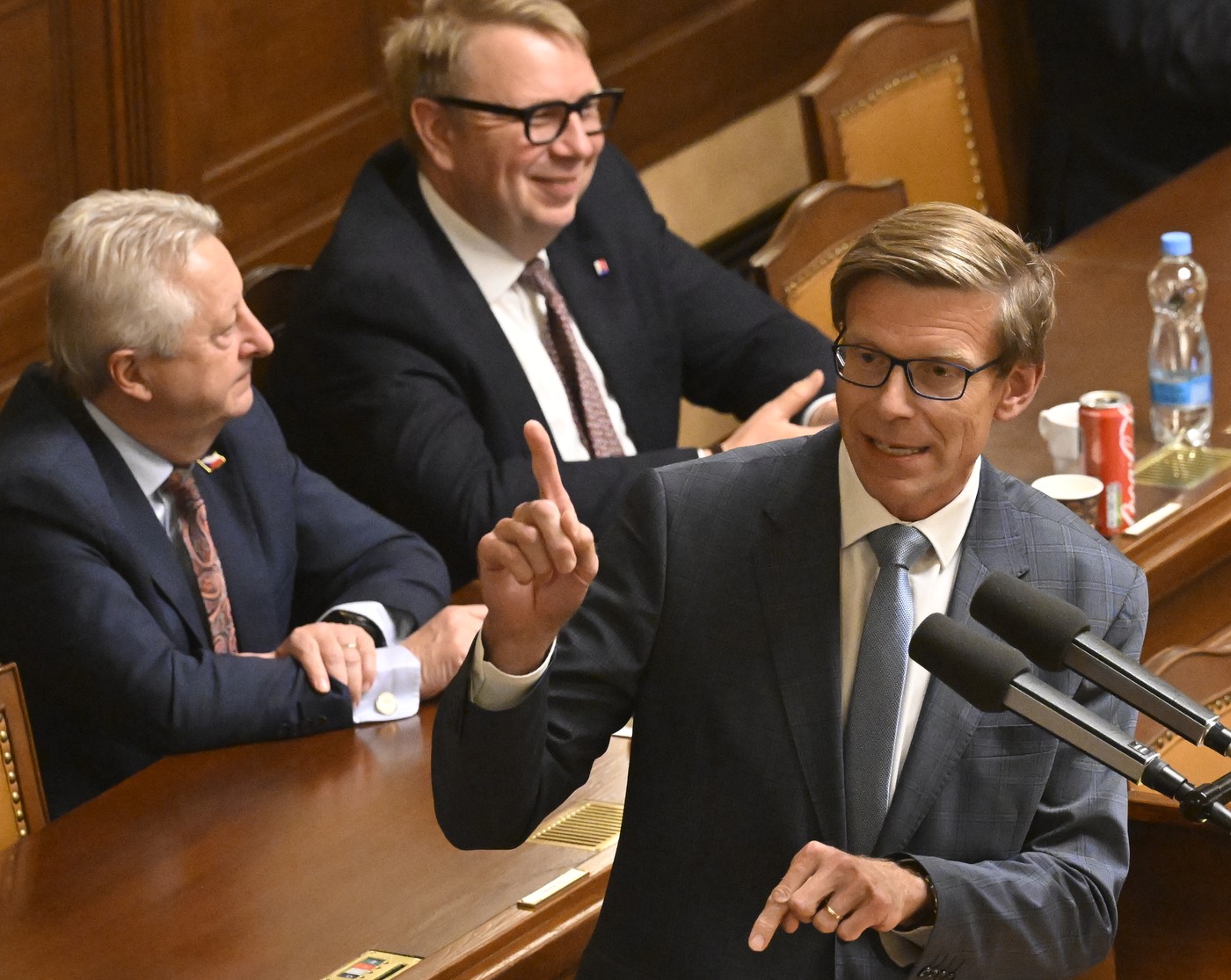 Opozice vládu kritizovala kvůli rozpočtu i bezpečnosti. Na její pád hlasy nesehnala