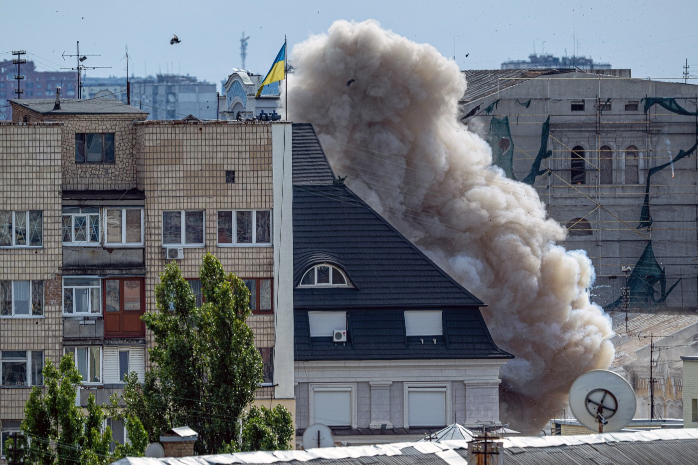 Ruský dron zasáhl centrálu tajné služby SBU, Kyjev chystá odpověď