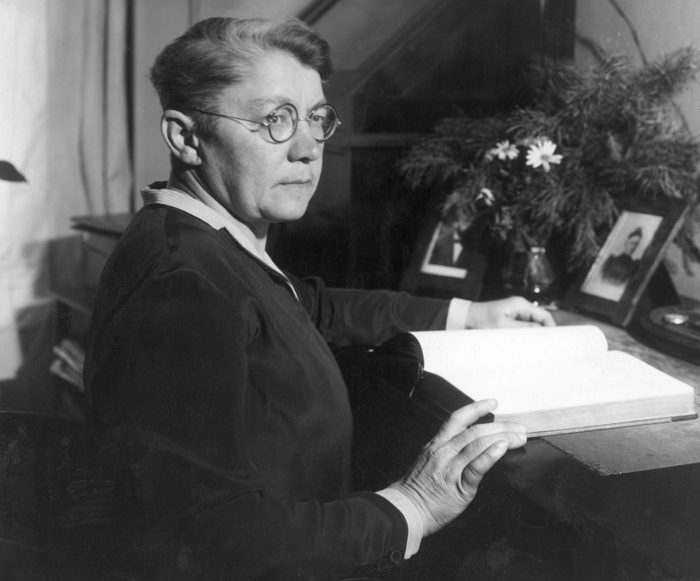 Anna Honzáková byla první absolventkou české lékařské fakulty