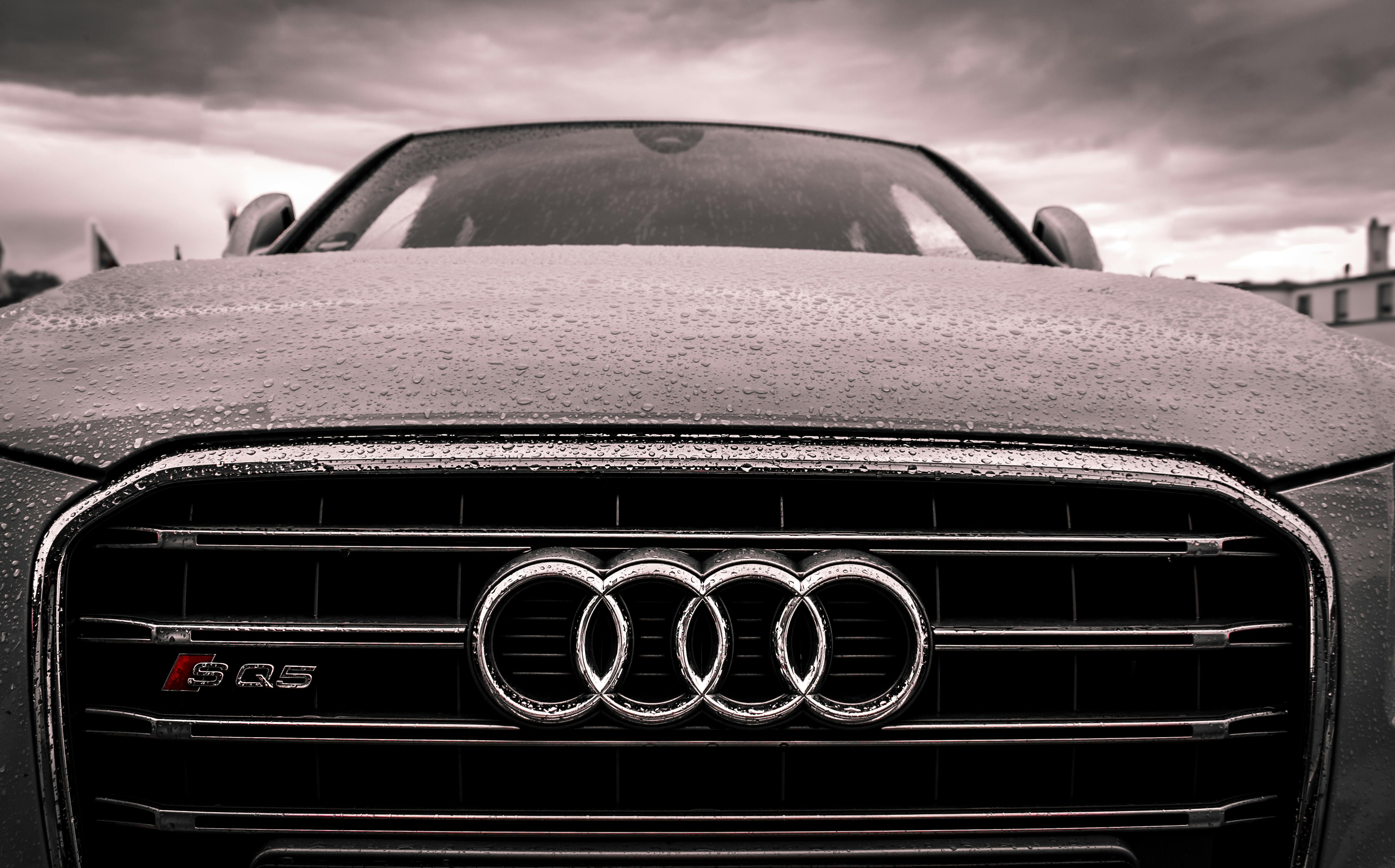 Pololetní zisk Audi výrazně klesl, automobilka zhoršila výhled