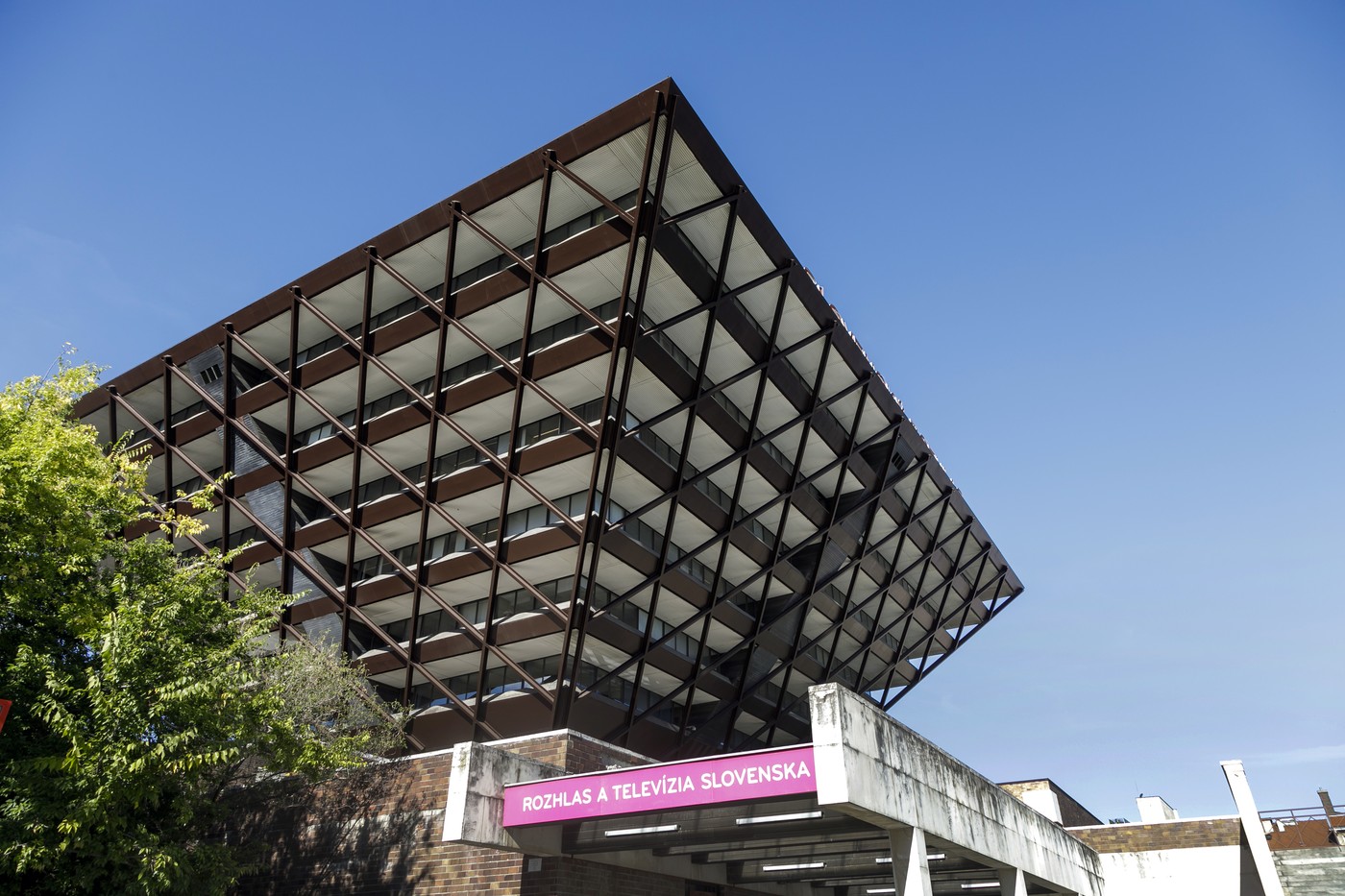 Nevládní organizace podaly podnět vůči stanici STVR kvůli jejímu zpravodajství