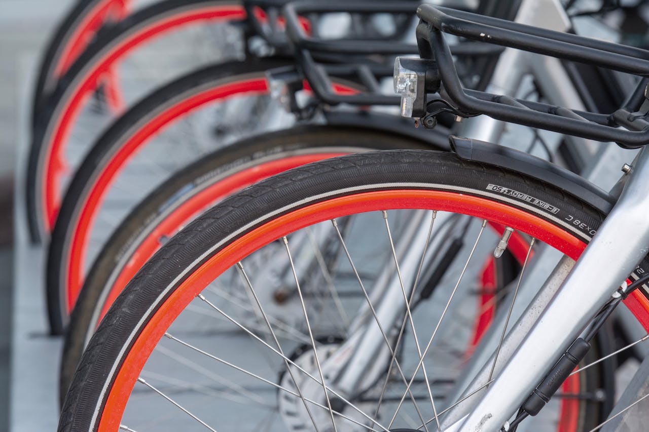 Průkopníci bikesharingu: České Budějovice jako první v Česku provozují sdílená kola přes dopravní podnik
