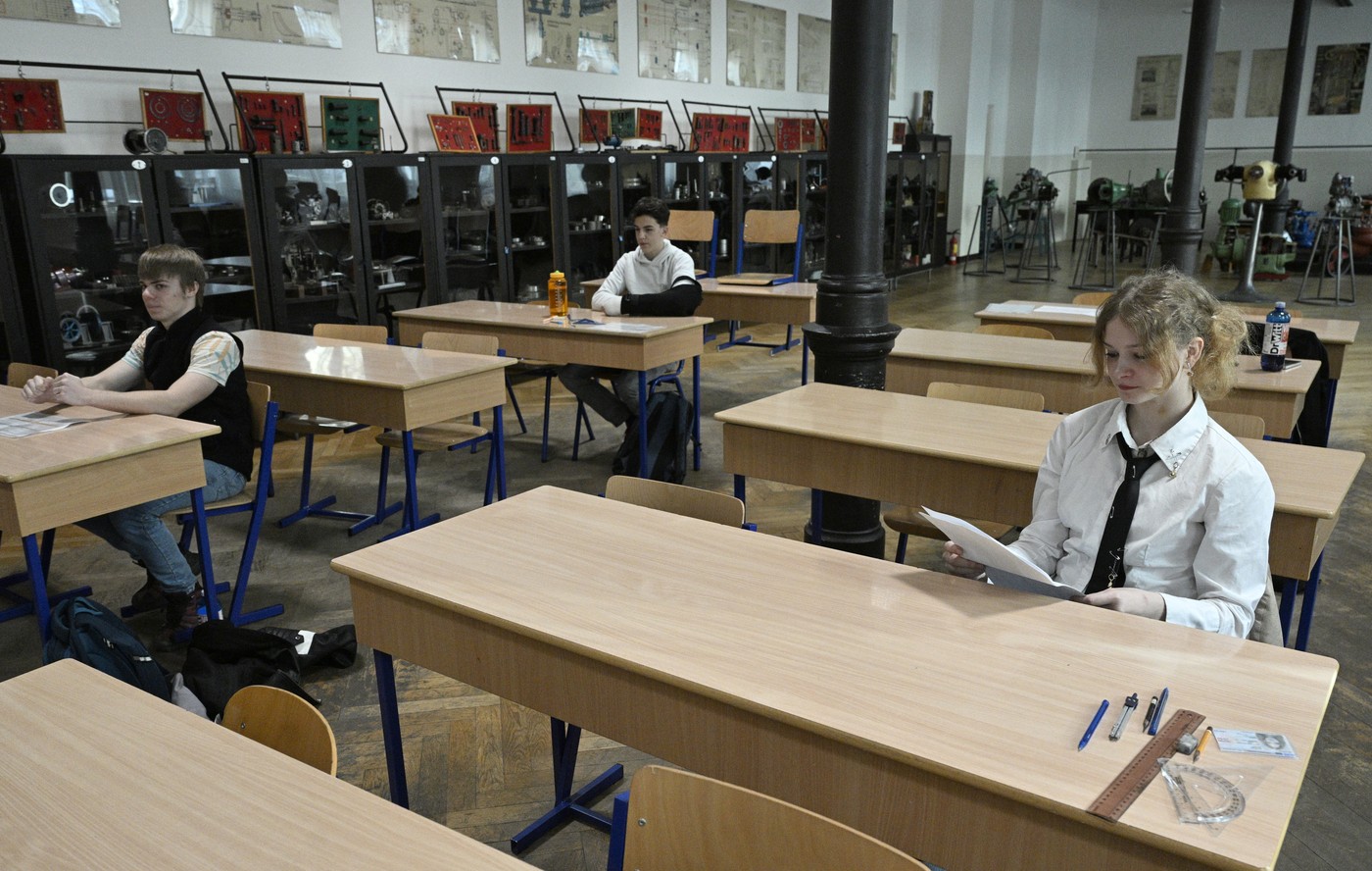 Na středních školách dnes začínají jednotné přijímací zkoušky