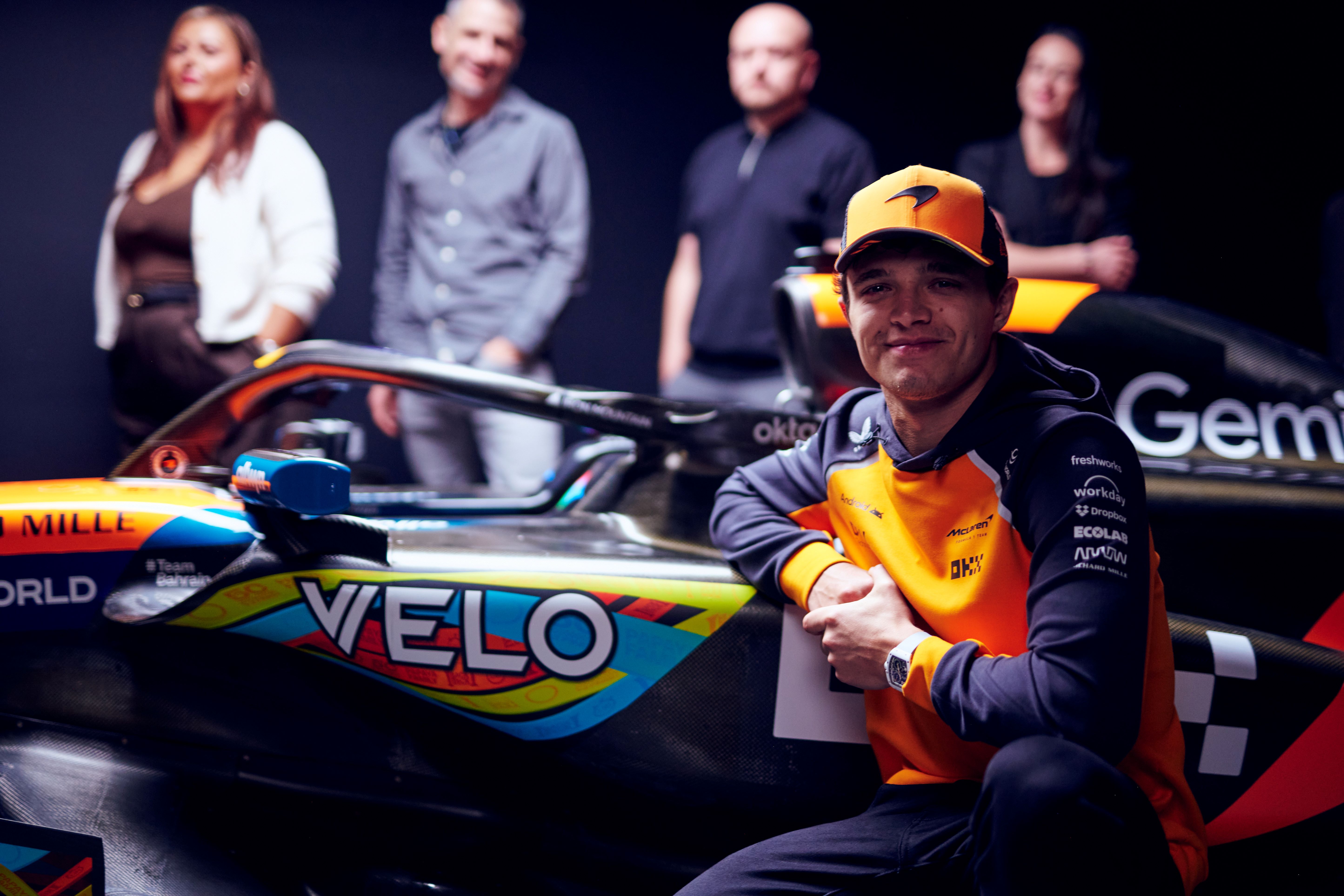 McLaren zazářil v Abú Dhabí: VELO proměnilo finále sezóny v senzaci