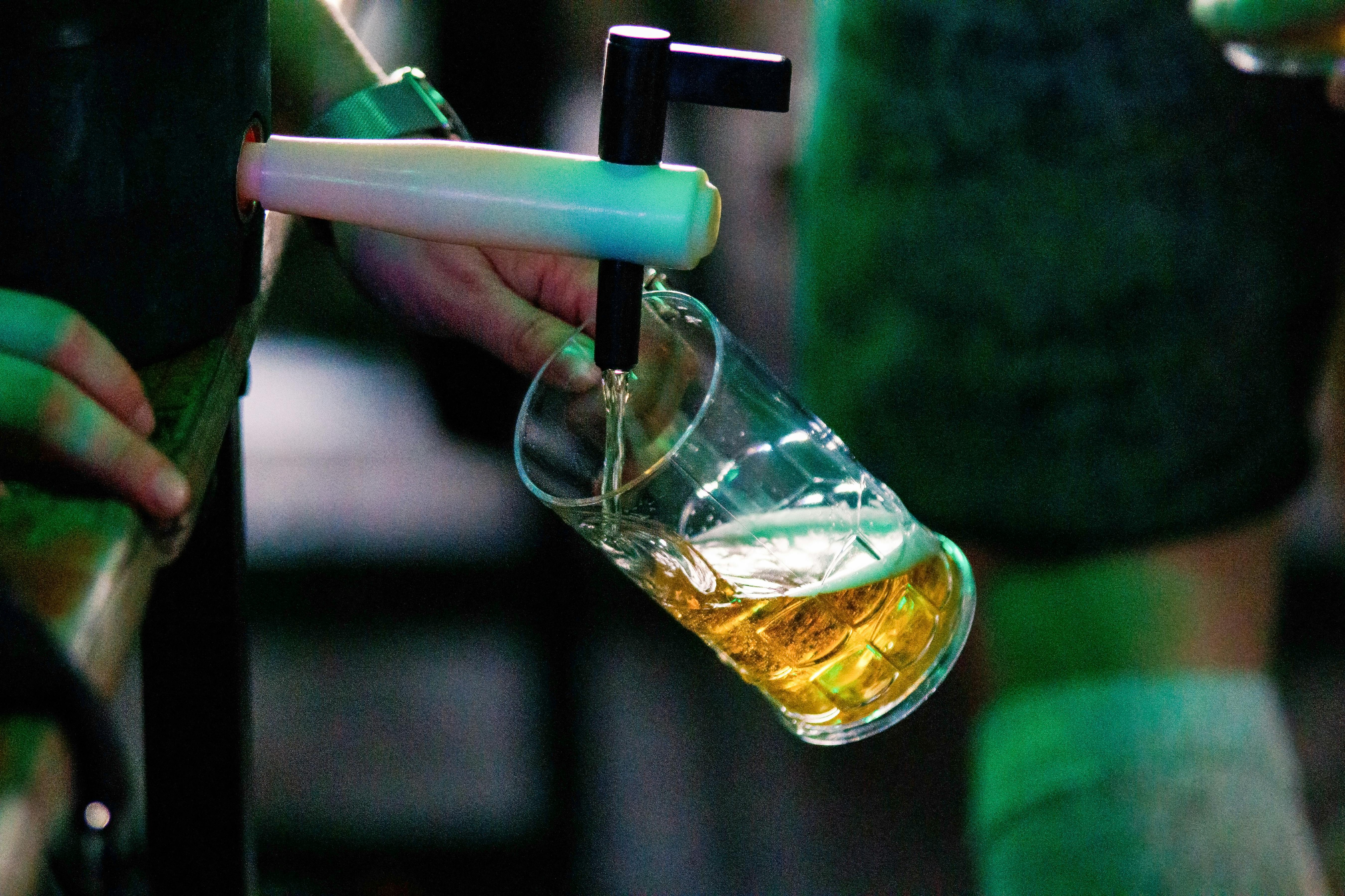 Pivovarníci chtějí snížit DPH na čepované pivo a zařadit sektor mezi strategické