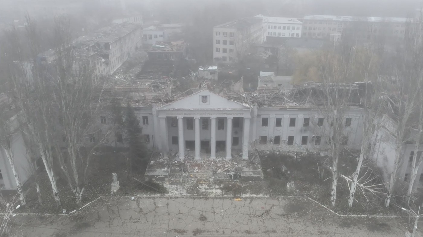 Ukrajinští vojáci stále ovládají část Pokrovska, ujistil generál Syrskyj