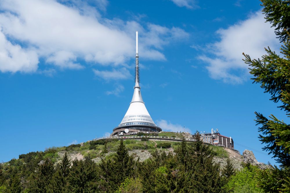 Liberecký kraj by měl odkoupit hotel a vysílač Ještěd od ČRa za 181 milionů Kč