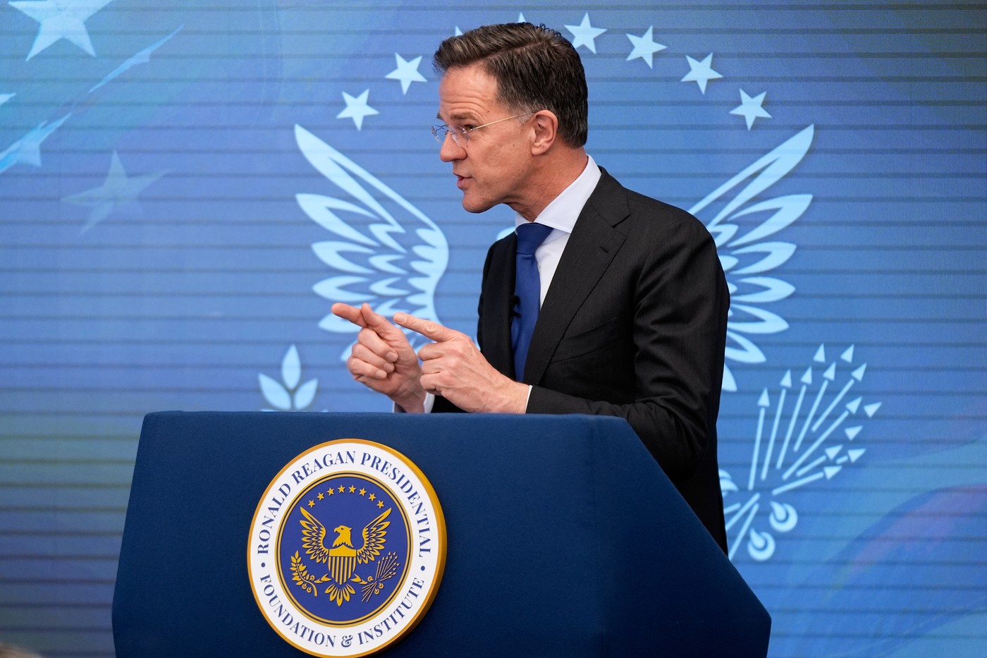 Rutte: Spojenci NATO plní většinu požadavků USA, ze začátku ale někteří váhali 