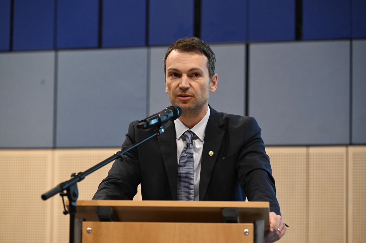 Zemědělská krize v Česku: Dotace se zdaní, půda zdraží, pomoc je nejistá