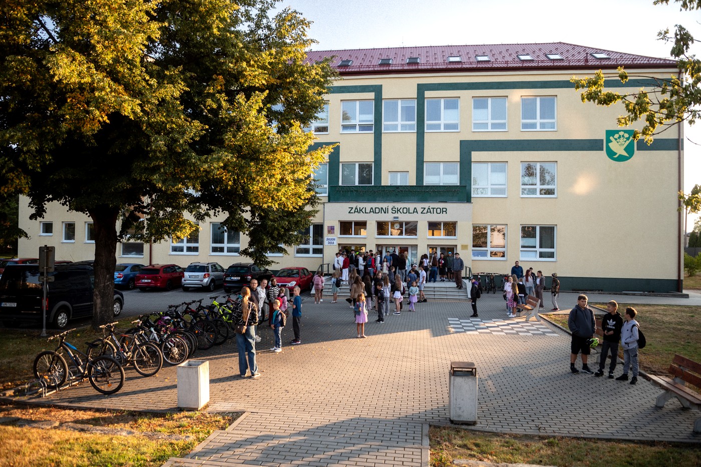 Žáci se po letních prázdninách vrací do lavic, začíná nový školní rok