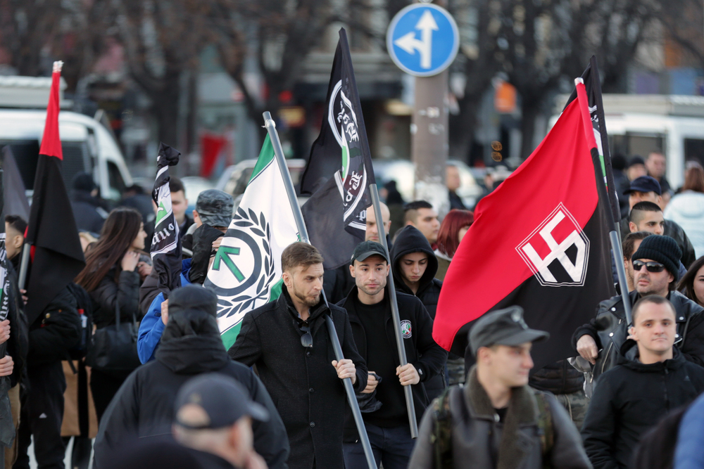„Mladí a silní“ v hledáčku policie: Německo tvrdě zasáhlo proti neonacistům