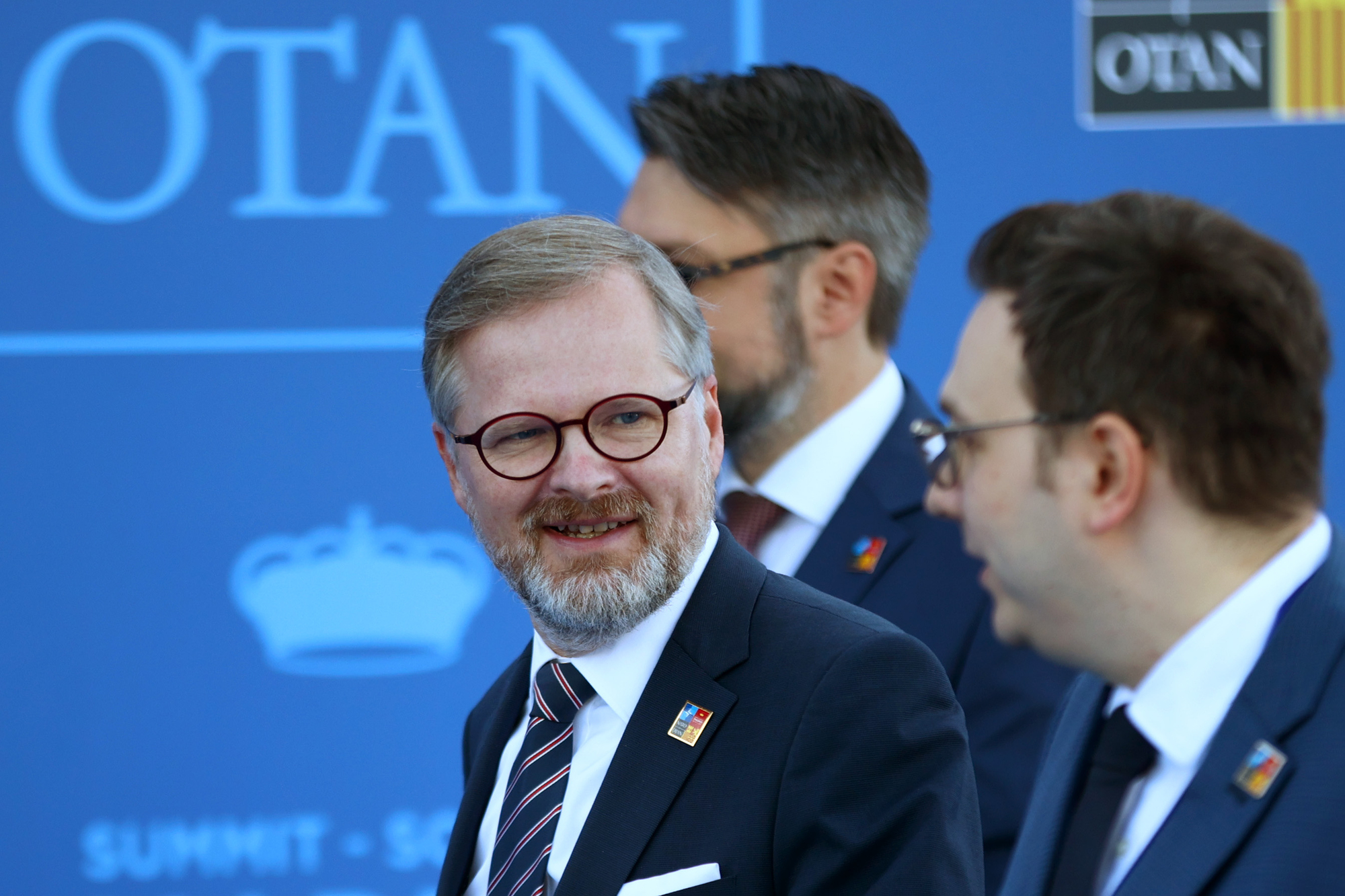 Fiala slibuje hladké předání moci. Babišovi poblahopřál a předá mu palác