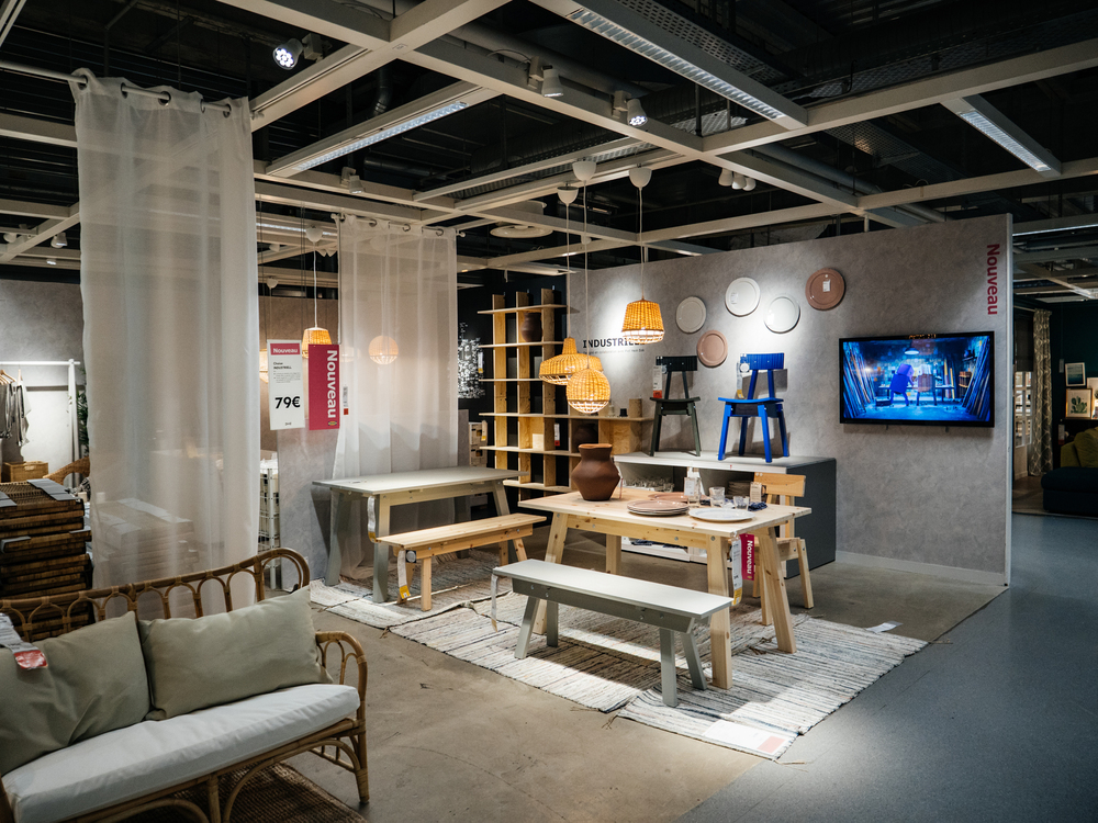 Největšího provozovatele obchodů s nábytkem IKEA poprvé nebude řídit Švéd