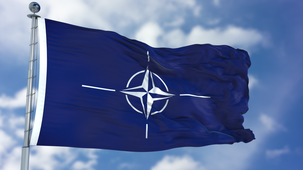 Prezident Pavel má vést delegaci na summit NATO, míní zástupci STAN a Piráti