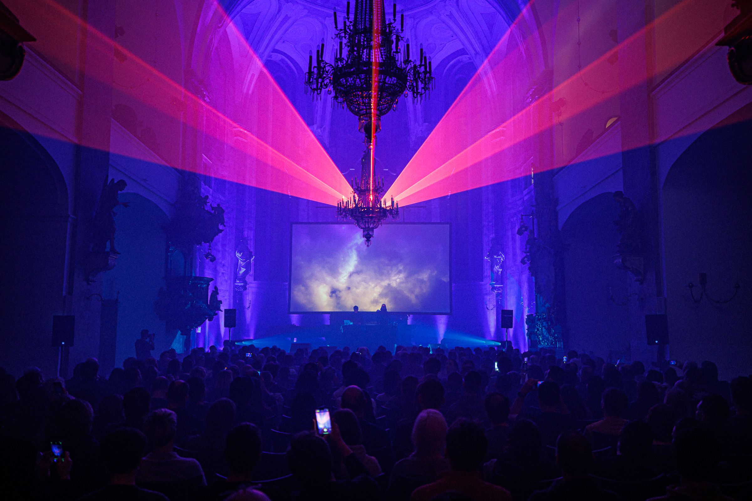 Festival Spectaculare zahájí v Praze Rival Consoles, vystoupí i Ben Lukas Boysen