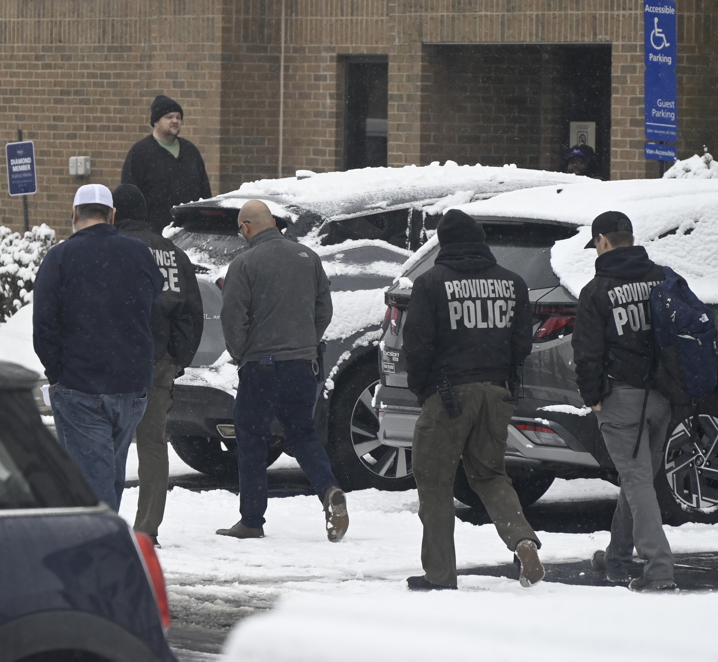 Po střelbě na univerzitě v USA zadržela policie jednu osobu ve věku kolem 20 let