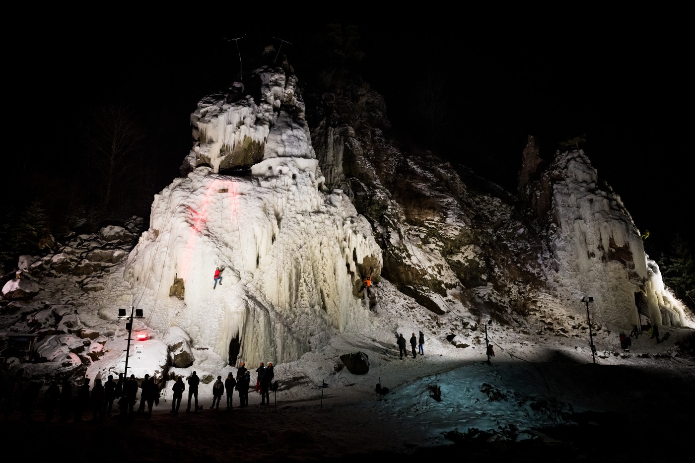Ledovou stěnu ve Víru na Žďársku využilo v zimě okolo 1700 lezců, víc než dřív