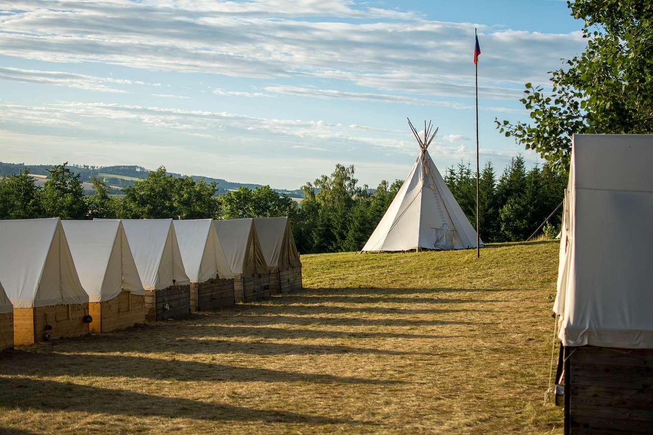 Školní rok skončí dřív: rodiče i tábory musí narychlo měnit plány