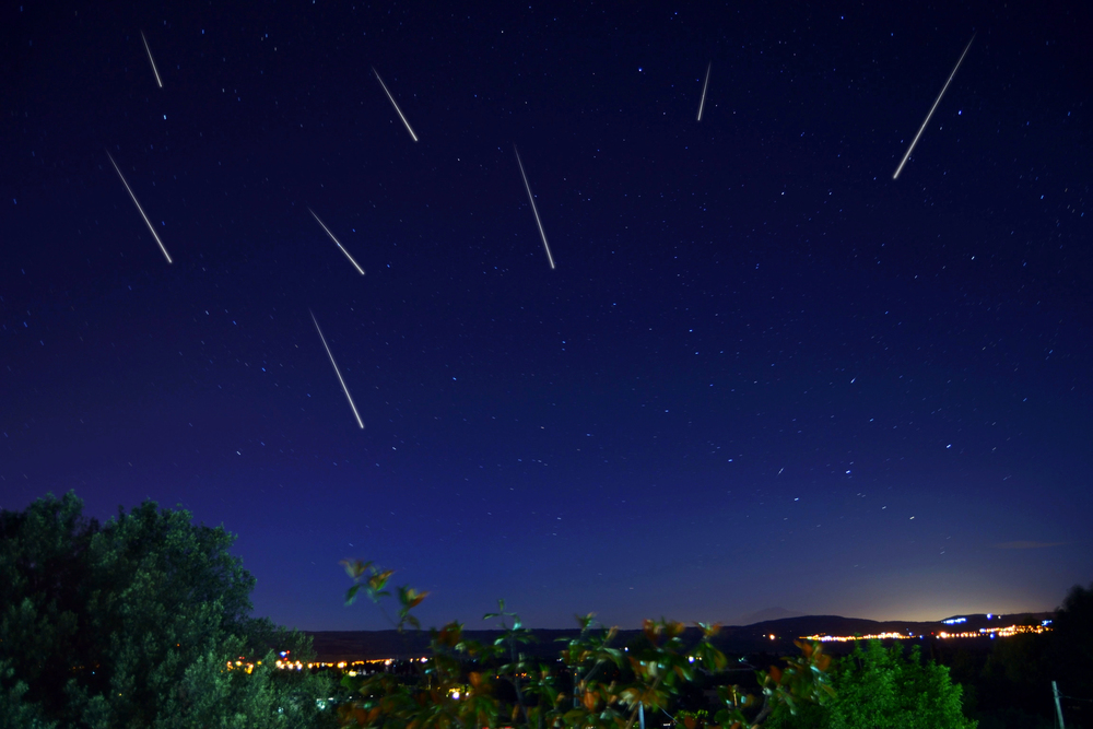 12. srpna se spojí zatmění Slunce a maximum Perseid. Taková podívaná se opakuje jednou za desítky let