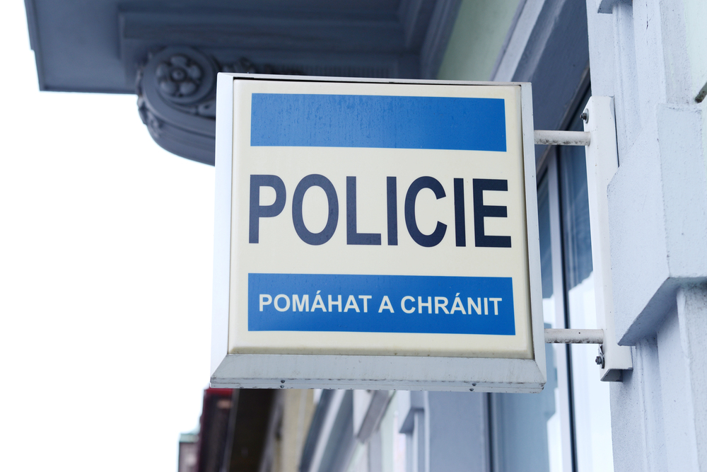 Policie kvůli e-shopu Mamut stíhá tři lidi za podvod se škodou 4,1 miliardy Kč