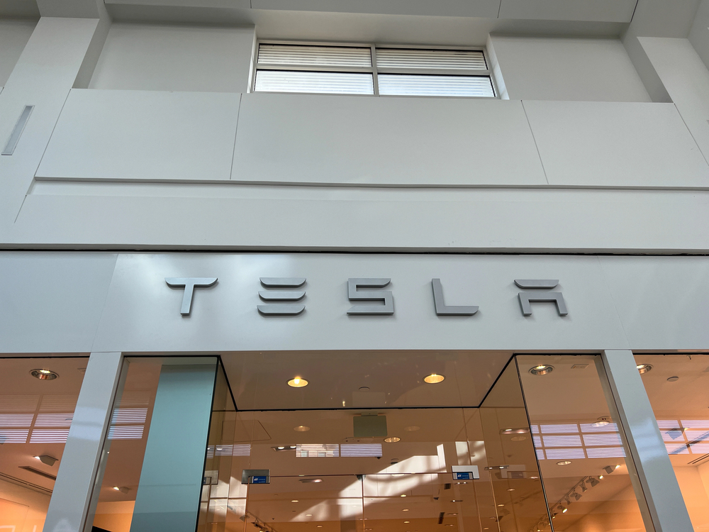 Tesla má za čtvrtletí rekordní tržby, překonala odhady analytiků